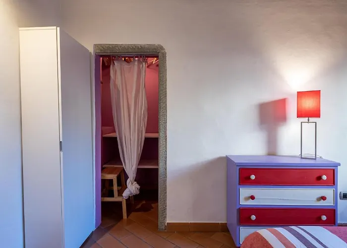 Sant\'Ambrogio Colorful Apartment